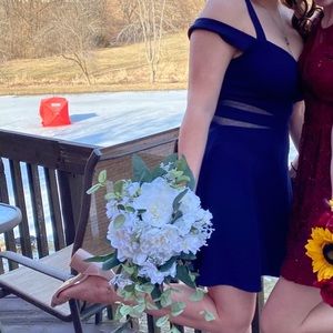 Homecoming dress really comfortable size m got from boutique wore once